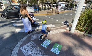 Plusieurs affichages étaient soumis à l'appréciation des badauds ce mardi