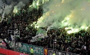 Les supporters de Saint-Etienne le 15 décembre 2019 au stade Geoffroy Guichard.