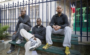 De gauche à droite: Abdulqader, Abdurahman et Abdullahi, trois somaliens arrêtés il y a quatre ans après l'attaque du Ponant par des pirates somaliens. Ils ont passé quatre ans en prison.