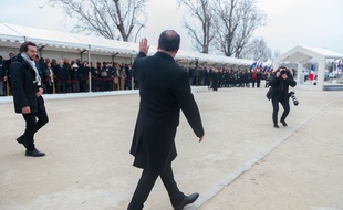 Le président François Hollande lors d'une cérémonie célébrant la fin de la guerre d'Algérie (1954-1962) le 13 mars 2016 à Paris.