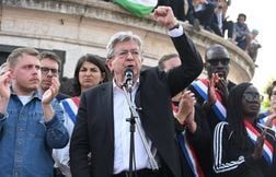 Soutenant le blocage du 10 septembre, Mélenchon veut « renvoyer » Bayrou