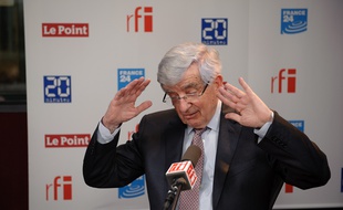 Paris le 22 novembre 2011. Emission de radio RFI Mardi Politique avec Jean Pierre Chevenement homme politique français ex ministre et candidat à l’élection présidentielle de 2002.A. GELEBART / 20 MINUTES