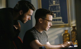 Jack Falahee et Conrad Ricamora incarnent Connor et Oliver dans «How To Get Away With Murder», série diffusée en france sous le titre «Murder».
