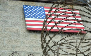 La drapeau américain flotte sur la base navale de Guantanamo, le 7 août 2013