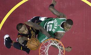 LeBron James face aux Celtics