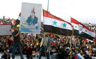 Le régime du président syrien Bachar al-Assad restait mercredi inébranlable dans sa volonté de tenter de faire taire la contestation par la violence, en dépit des sanctions qui pleuvaient de toutes parts contre lui.