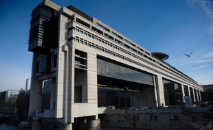Le solde général d'exécution de l'Etat français au 30 septembre était négatif de 80,8 milliards d'euros, en amélioration de quelque 4 milliards d'euros par rapport à fin septembre 2012, a annoncé vendredi le ministère de l'Economie.