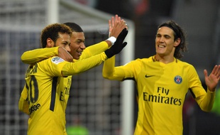 Mbappé, Neymar et Cavani lors de Rennes-PSG, le 16 décembre 2017.