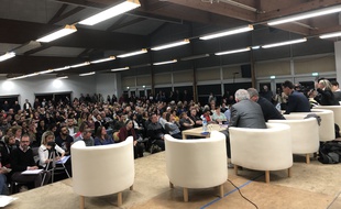Des centaines de personnes ont assisté à la réunion publique à Sainte-Pazanne