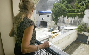 Cet immeuble de la place Chazette est le plus exposé aux nuisances en tout genre liées aux travaux sous la colline.