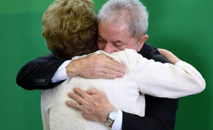 L'ex-président Luiz Inacio Lula da Silva et la présidente actuelle Dilma Rousseff, à Brasilia, le 17 mars 2016