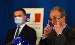 Le procureur de la République de Metz, Christian Mercuri (à droite) R) lors de la conférence de presse à Hayange le 25 mai 2021.