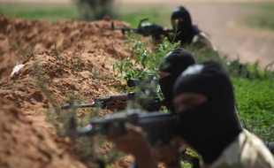 Au moins 14 personnes, dont sept femmes, ont été tuées mercredi par des rebelles dans le village de Khatab, dans la province de Hama, dans le centre de la Syrie