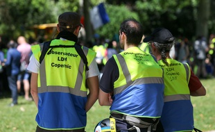 Des observateurs de la LDH, à Toulouse, le 17 novembre 2018.