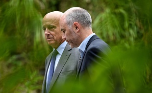 Alain Juppé et son directeur de campagne lors de la primaire à droite, le 5 septembre 2016 à Bordeaux