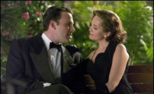 "Hollywoodland" d'Allen Coulter (Etats-Unis, 2H06) avec Ben Affleck, Adrien Brody, Diane Lane, Bob Hoskins, Ted Atherton, Robin Tunney. Le 16 juin 1959, l'acteur George Reeves (Ben Affleck), invincible héros du feuilleton télévisé "Les Aventures de Superman", est retrouvé tué d'une balle dans sa maison des collines de Hollywood.