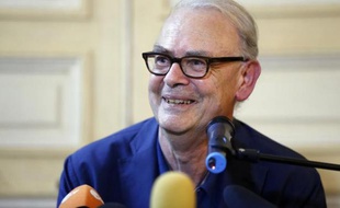 Patrick Modiano lors de la conférence de presse chez son éditeur Gallimard, le 9 octobre 2014 à Paris