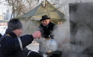 La vague de froid sévissant depuis une semaine en Europe a déjà fait au moins 220 morts, bilan qui risque de s'aggraver, particulièrement dans l'est du continent où l'Ukraine et la Pologne sont les plus touchées avec 138 décès à elles seules