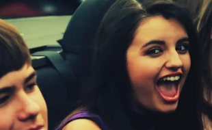 Capture d'écran du clip Rebecca Black
