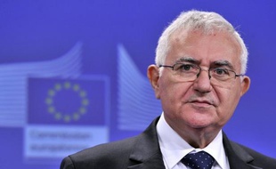 Le commissaire européen en charge de la Consommation et de la Santé, le Maltais John Dalli, a démissionné mardi de ses fonctions après sa mise en cause dans une enquête de l'Office européen de lutte antifraude (Olaf), a annoncé la Commission européenne.