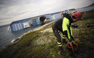 Après le naufrage du Costa Concordia, au beau milieu d'une réserve naturelle de l'archipel toscan, la colère enfle en Italie contre les "géants des mers", les paquebots de croisière qui défigurent et mettent en péril le littoral, jusqu'à la lagune de Venise.