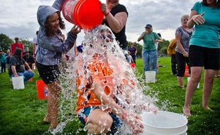 Un Ice Bucket Challenge à Washington le 27 septembre 2014.