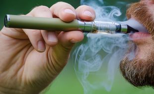 Appelé « Pète ton crâne », PTC ou buddha blue, ce cannabinoïde de synthèse connaît un essor chez les jeunes depuis quelques années.