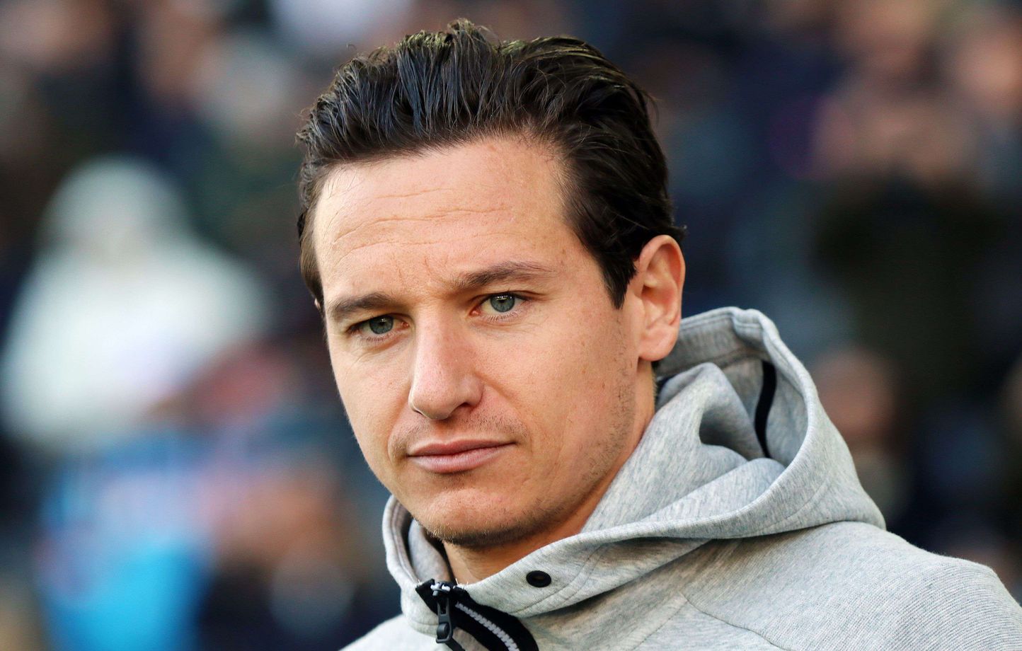 Football : Thauvin n'a pris qu'une minute pour enflammer le stade du RC Lens, son nouveau club thumbnail