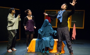 Mathias Glayre, Carine Martin, Leana Durney, et Davide Autieri sur scène.