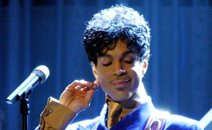Le chanteur Prince aux Grammy Awards en 2004
