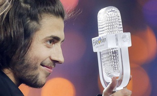 Le chanteur portugais Salvador Sobral a remporté l'Eurovision à Kiev (Ukraine), le 13 mai 2017.