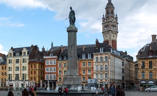 Ambiance déconfinée dans les rues du centre-ville de Lille.