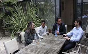 La terrasse aussi vaut le coup d'oeil à Davidson Consulting.