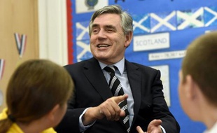 L'ancien Premier ministre britannique Gordon Brown lors de la visite d'une école primaire à Fife, en Ecosse, le 19 septembre 2014