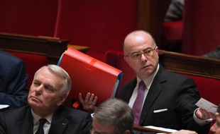 Le ministre du Budget Bernard Cazeneuve a signé lundi la cession par l'Etat, d'un terrain public à la municipalité de Grenoble pour un million d'euros, avec une décote de 73%, afin d'y construire 151 logements, dans le cadre de la loi de mobilisation du foncier public.