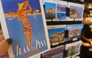 Envoyez-vous encore des cartes postales de vos vacances ? Racontez-vous