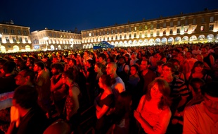 Lors d'une édition de la Fête de la musique, place du Capitole.