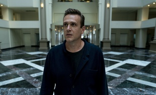 Jason Segel signe sa première série « Dispatches From Elsewhere ».