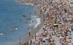 Sur la plage, le 27 juillet 2014 (illustration)