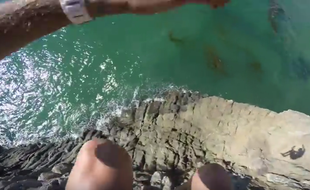 En août 2016, un youtubeur a frôlé la mort en sautant de la falaise El Morro, en Californie (Etats-Unis).