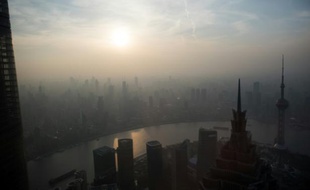Vue de Shanghai un jour de pollution, le 28 mars 2016