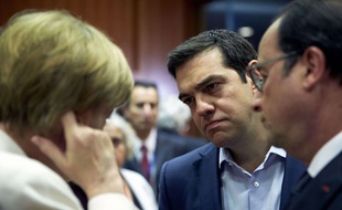 Angela Merkel, Alexis Tsipras et François Hollande durant le sommet européen à Bruxelles, le 12 juillet 2015.