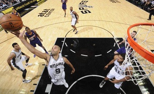 Tony Parker, le meneur de jeu des San Antonio Spurs, le 6 novembre 2013, contre Phoenix.