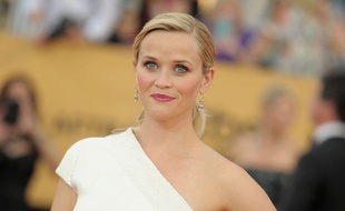 Reese Witherspoon arrives at the 21st annual Screen Actors Guild Awards at the Shrine Auditorium on Sunday, Jan. 25, 2015, in Los Angeles. (Photo by Richard Shotwell/Invision/AP)/INVW/917106008188/012515110206/1501261005