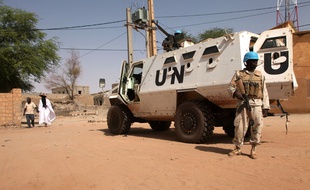 Des soldats de la Mission des Nations unies au Mali (Minusma) en opération près de Tombouctou, le 19 septembre 2016.