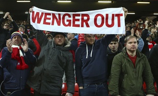 Le message est on ne peut plus clair de la part de ces supporters d'Arsenal, lors du match Liverpool-Arsenal (3-1) le 4 mars 2017.