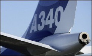 La compagnie aérienne finlandaise Finnair a commandé sept long-courriers A340 et A330 auprès d'Airbus, afin de remplacer des Boeing MD-11, ainsi que deux A350XWB supplémentaires, en sus des neuf déjà commandés, ont annoncé jeudi les deux groupes dans des communiqués séparés.