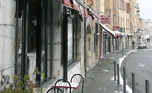 Désertées par les clients, les pizzerias des quais souffrent.