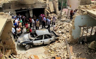 Quatorze personnes ont été tuées et plus de 50 blessées jeudi dans des attentats en Irak, dernier épisode de la violence qui s'est intensifiée en juin dans ce pays en proie à une grave crise politique.