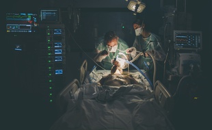 Le service réanimation de l'hôpital Delafontaine, à Saint-Denis.